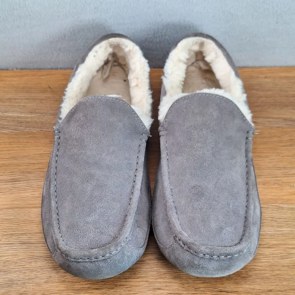 UGG Ascot Men's 10 Moccasin Slippers Gray Suede Shearling Lined Slip-On